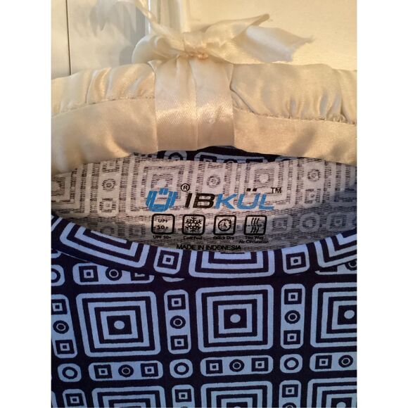 IBKUL Crew Neck UPF 50 Cooling Pricilla Print Top Sz S Athleisure - Picture 3 of 8